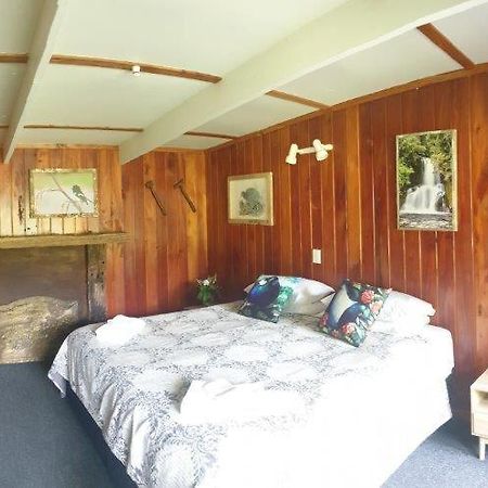 Blackfern Lodge Waimiha Buitenkant foto